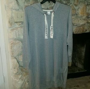 NWT hooded lounger
